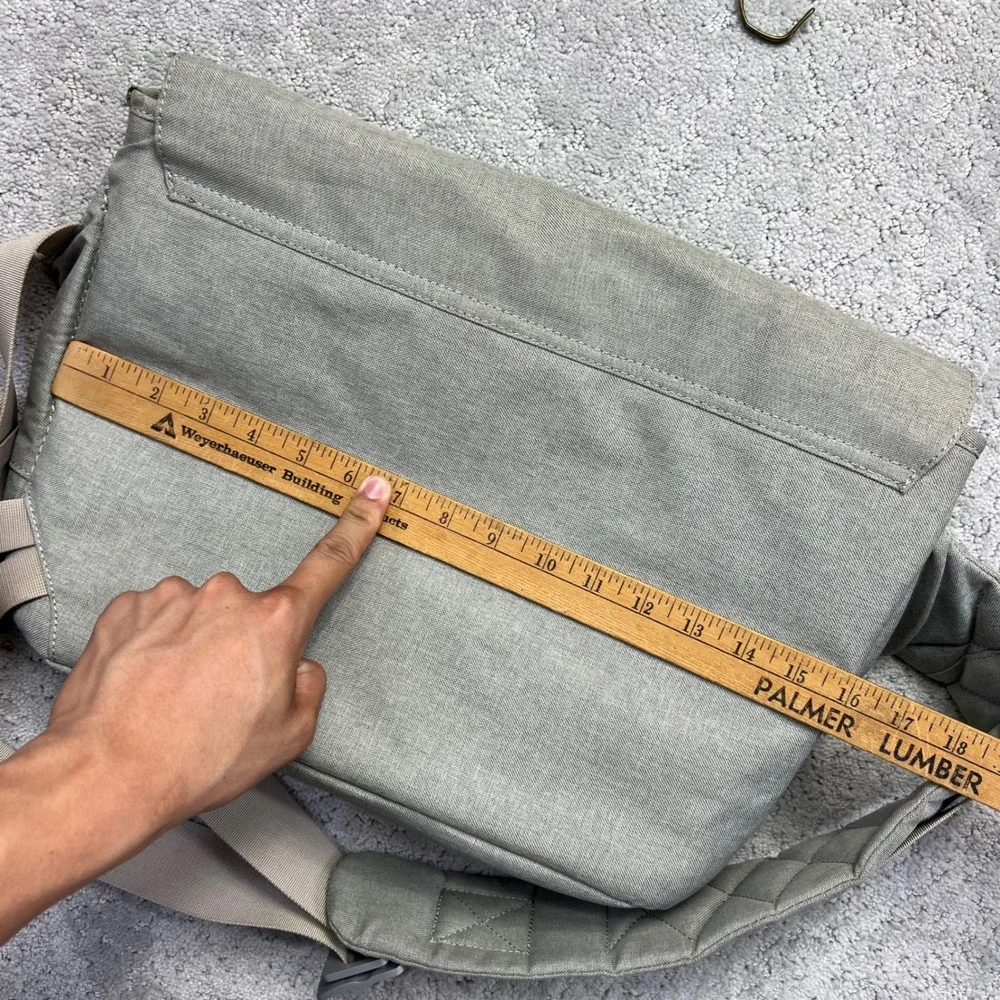 Bluelounge Messenger Bag Grey‎ Recycled PET Fabric Laptop Commuter Bag School